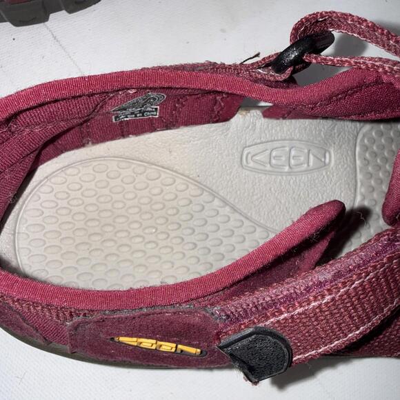 KEEN Newport H2 Mens Burgundy Gorpcore Outdoor Sport Hiking Sandals Shoes Size 6 - Picture 13 of 14